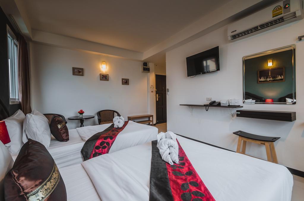 Th Beach Hotel Hua Hin Exterior photo